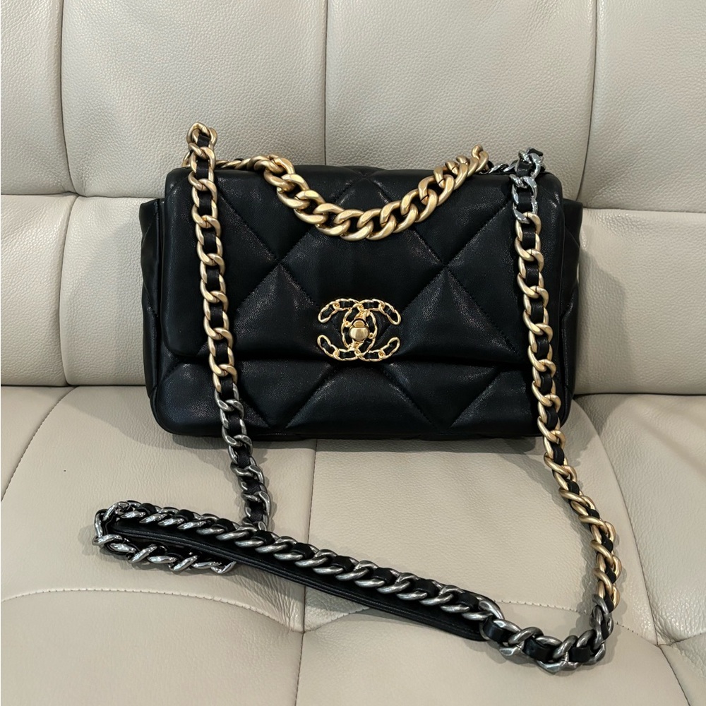 Pre Owned Chanel 19 Small Black lambskin